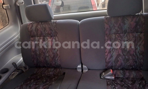 Gura Yakoze Toyota Noah Blue Imodoka i Kampala mu Uganda Gura Yakoze Toyota Noah Blue Imodoka i Kampala mu Uganda