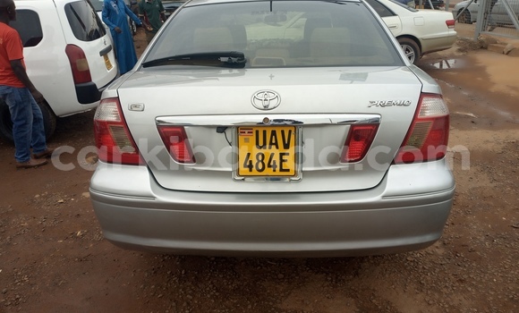 Gura Yakoze Toyota Premio Silver Imodoka i Kampala mu Uganda Gura Yakoze Toyota Premio Silver Imodoka i Kampala mu Uganda