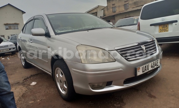 Gura Yakoze Toyota Premio Silver Imodoka i Kampala mu Uganda Gura Yakoze Toyota Premio Silver Imodoka i Kampala mu Uganda