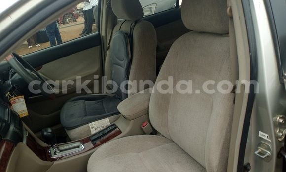 Gura Yakoze Toyota Premio Silver Imodoka i Kampala mu Uganda Gura Yakoze Toyota Premio Silver Imodoka i Kampala mu Uganda