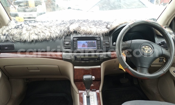 Gura Yakoze Toyota Premio Silver Imodoka i Kampala mu Uganda Gura Yakoze Toyota Premio Silver Imodoka i Kampala mu Uganda