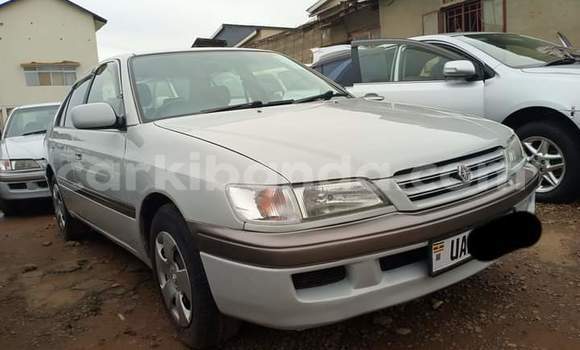 Gura Yakoze Toyota Premio White Imodoka i Kampala mu Uganda Gura Yakoze Toyota Premio White Imodoka i Kampala mu Uganda