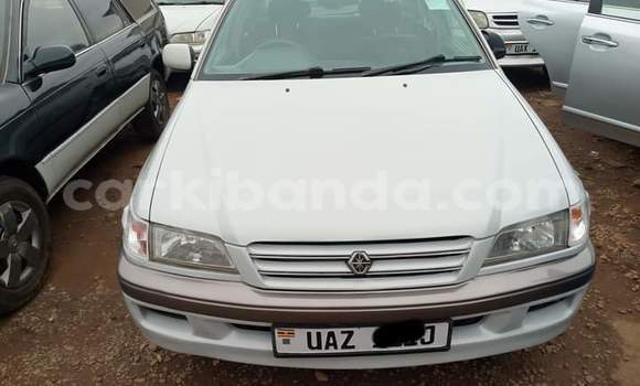 Gura Yakoze Toyota Premio White Imodoka i Kampala mu Uganda Gura Yakoze Toyota Premio White Imodoka i Kampala mu Uganda