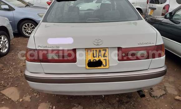 Gura Yakoze Toyota Premio White Imodoka i Kampala mu Uganda Gura Yakoze Toyota Premio White Imodoka i Kampala mu Uganda