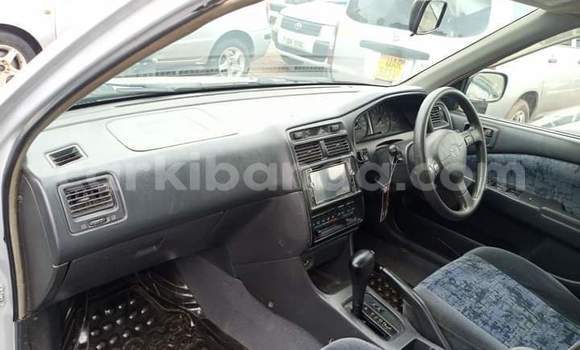 Gura Yakoze Toyota Premio White Imodoka i Kampala mu Uganda Gura Yakoze Toyota Premio White Imodoka i Kampala mu Uganda