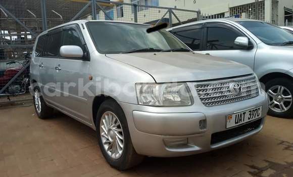 Gura Yakoze Toyota Succeed Silver Imodoka i Kampala mu Uganda Gura Yakoze Toyota Succeed Silver Imodoka i Kampala mu Uganda