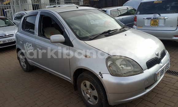 Gura Yakoze Toyota Vitz Silver Imodoka i Kampala mu Uganda Gura Yakoze Toyota Vitz Silver Imodoka i Kampala mu Uganda