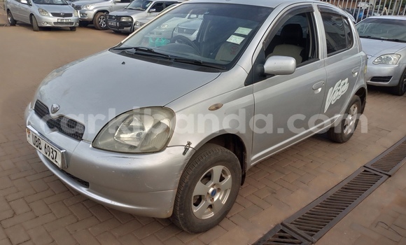 Gura Yakoze Toyota Vitz Silver Imodoka i Kampala mu Uganda Gura Yakoze Toyota Vitz Silver Imodoka i Kampala mu Uganda