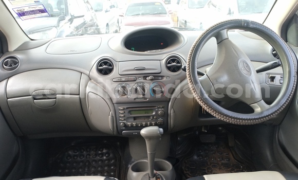 Gura Yakoze Toyota Vitz Silver Imodoka i Kampala mu Uganda Gura Yakoze Toyota Vitz Silver Imodoka i Kampala mu Uganda