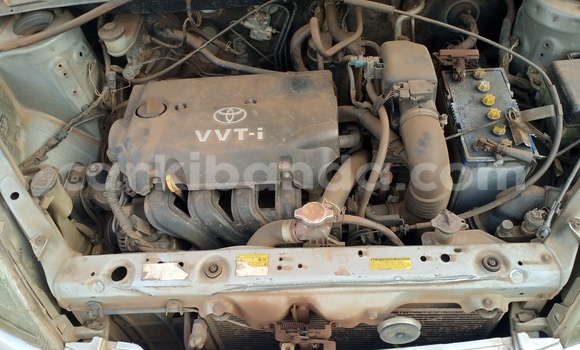 Gura Yakoze Toyota Vitz Silver Imodoka i Kampala mu Uganda Gura Yakoze Toyota Vitz Silver Imodoka i Kampala mu Uganda