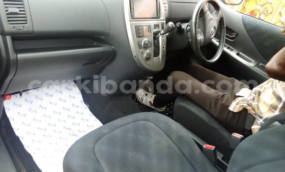 Gura Yakoze Toyota Ractis White Imodoka i Kampala mu Uganda Gura Yakoze Toyota Ractis White Imodoka i Kampala mu Uganda