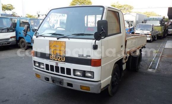 Gura Yakoze Isuzu Bighorn White Ikamyo i Kampala mu Uganda