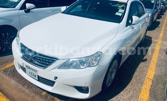 Nunua Ilio tumika Toyota Mark X Nyeupe Gari ndani ya Kampala nchini Uganda Nunua Ilio tumika Toyota Mark X Nyeupe Gari ndani ya Kampala nchini Uganda