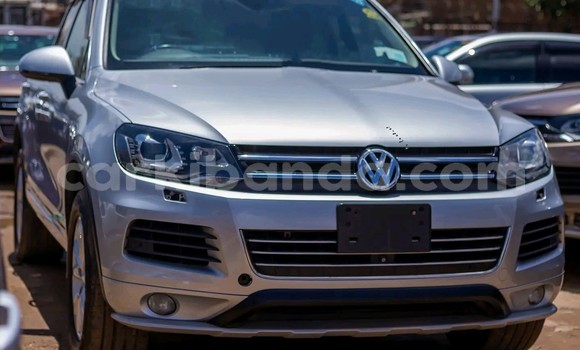 Acheter Occasion Voiture Volkswagen Touareg Gris à Kampala, Ouganda