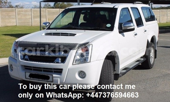 Gura Yakoze Isuzu KB White Imodoka i Kampala mu Uganda