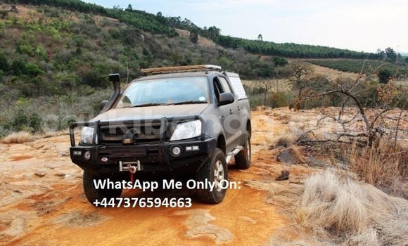 Buy Used Toyota Hilux Black Car in Kampala in Uganda