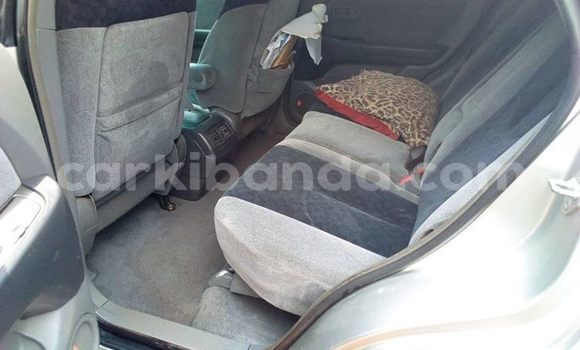 Nunua Imported Toyota Harrier Fedha Gari ndani ya Kampala nchini Uganda Nunua Imported Toyota Harrier Fedha Gari ndani ya Kampala nchini Uganda