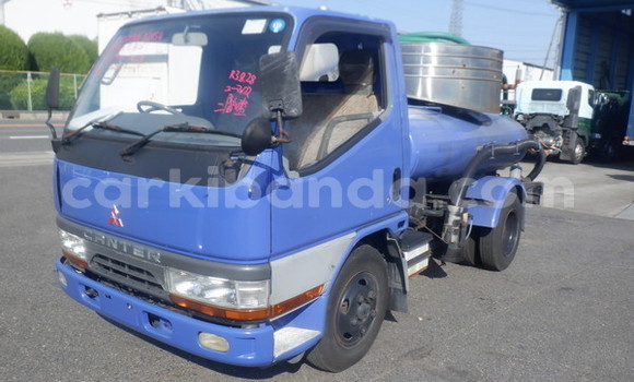Acheter Occasion Utilitaire Mitsubishi Van Bleu à Kampala, Ouganda