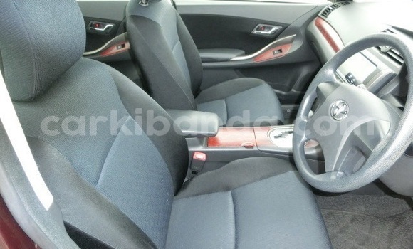 Nunua Imported Toyota Premio Bluu Gari ndani ya Kampala nchini Uganda Nunua Imported Toyota Premio Bluu Gari ndani ya Kampala nchini Uganda