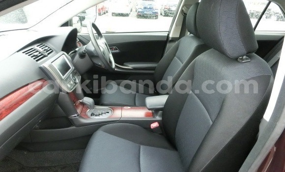 Nunua Imported Toyota Premio Bluu Gari ndani ya Kampala nchini Uganda Nunua Imported Toyota Premio Bluu Gari ndani ya Kampala nchini Uganda