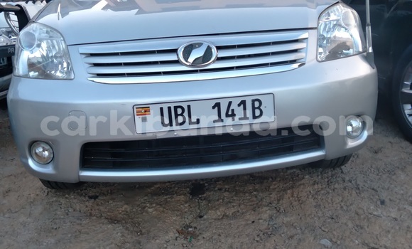 Nunua Ilio tumika Toyota Raum Fedha Gari ndani ya Kampala nchini Uganda Nunua Ilio tumika Toyota Raum Fedha Gari ndani ya Kampala nchini Uganda