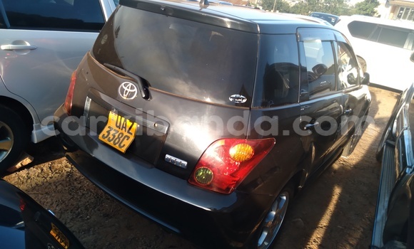Nunua Ilio tumika Toyota IST Nyeusi Gari ndani ya Kampala nchini Uganda Nunua Ilio tumika Toyota IST Nyeusi Gari ndani ya Kampala nchini Uganda