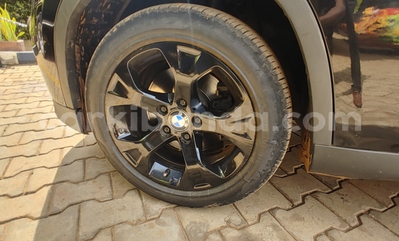 Acheter Import Voiture BMW X1 Noir à Kampala, Ouganda Acheter Import Voiture BMW X1 Noir à Kampala, Ouganda