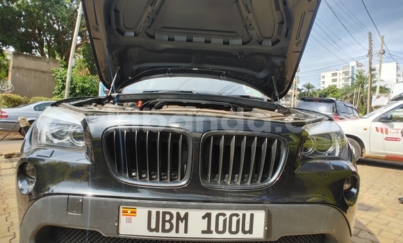Acheter Import Voiture BMW X1 Noir à Kampala, Ouganda Acheter Import Voiture BMW X1 Noir à Kampala, Ouganda