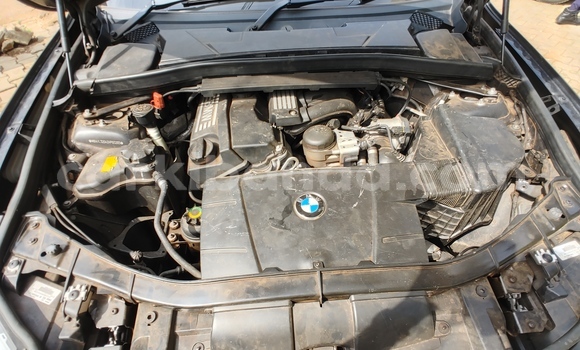 Acheter Import Voiture BMW X1 Noir à Kampala, Ouganda Acheter Import Voiture BMW X1 Noir à Kampala, Ouganda