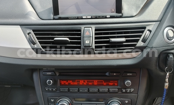 Acheter Import Voiture BMW X1 Noir à Kampala, Ouganda Acheter Import Voiture BMW X1 Noir à Kampala, Ouganda