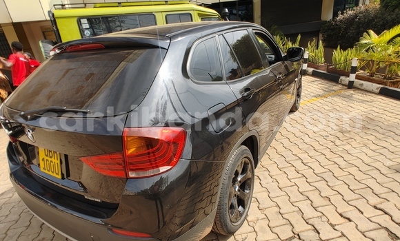 Acheter Import Voiture BMW X1 Noir à Kampala, Ouganda Acheter Import Voiture BMW X1 Noir à Kampala, Ouganda