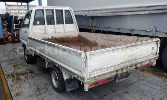 Buy Used Toyota LITEACE White Truck in Kampala in Uganda Buy Used Toyota LITEACE White Truck in Kampala in Uganda