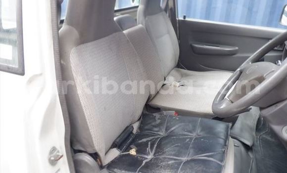 Buy Used Toyota LITEACE White Truck in Kampala in Uganda Buy Used Toyota LITEACE White Truck in Kampala in Uganda