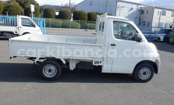 Buy Used Toyota LITEACE White Truck in Kampala in Uganda Buy Used Toyota LITEACE White Truck in Kampala in Uganda