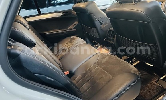 Buy Used Mercedes‒Benz ML–Class White Car in Adjumani in Northern Buy Used Mercedes‒Benz ML–Class White Car in Adjumani in Northern