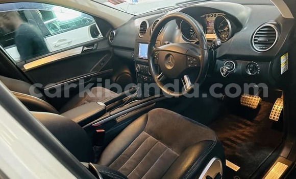 Buy Used Mercedes‒Benz ML–Class White Car in Adjumani in Northern Buy Used Mercedes‒Benz ML–Class White Car in Adjumani in Northern