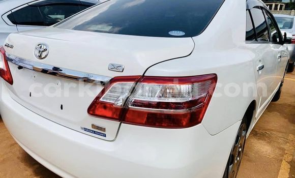 Gura Yakoze Toyota Premio White Imodoka i Adjumani mu Northern Gura Yakoze Toyota Premio White Imodoka i Adjumani mu Northern