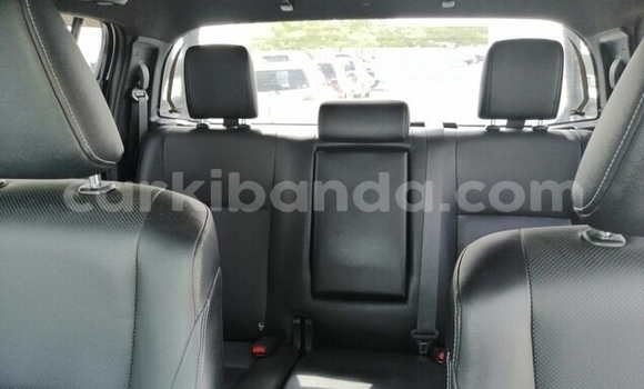 Acheter Occasion Voiture Toyota Hilux Blanc à Mbarara, Ouganda Acheter Occasion Voiture Toyota Hilux Blanc à Mbarara, Ouganda