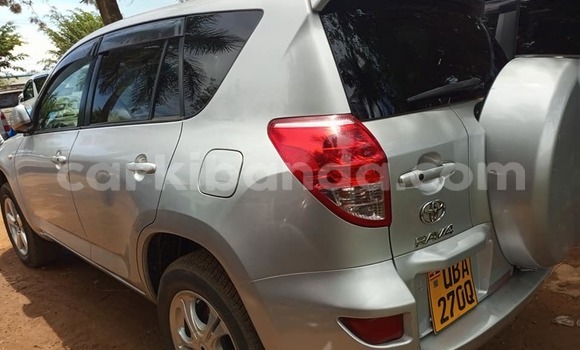 Acheter Occasion Voiture Toyota RAV4 Gris à Kampala, Ouganda Acheter Occasion Voiture Toyota RAV4 Gris à Kampala, Ouganda