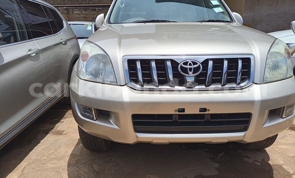 Acheter Occasion Voiture Toyota Land Cruiser Prado Gris à Kampala, Ouganda Acheter Occasion Voiture Toyota Land Cruiser Prado Gris à Kampala, Ouganda