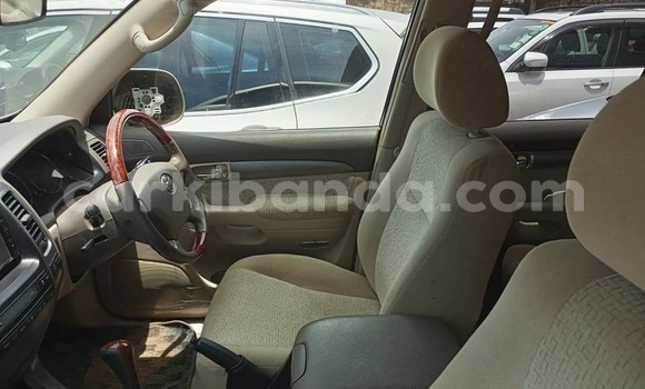 Acheter Occasion Voiture Toyota Land Cruiser Prado Gris à Kampala, Ouganda Acheter Occasion Voiture Toyota Land Cruiser Prado Gris à Kampala, Ouganda