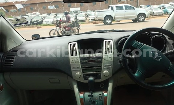 Acheter Occasion Voiture Toyota Harrier Noir à Kampala, Ouganda Acheter Occasion Voiture Toyota Harrier Noir à Kampala, Ouganda