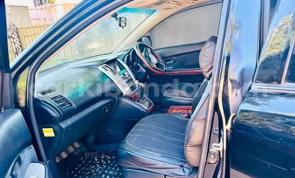 Acheter Occasion Voiture Toyota Harrier Noir à Kampala, Ouganda Acheter Occasion Voiture Toyota Harrier Noir à Kampala, Ouganda