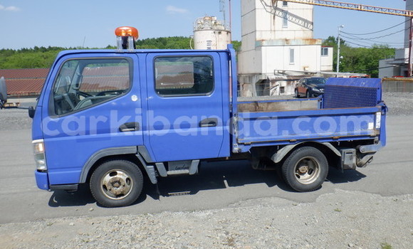 Acheter Occasion Utilitaire Mitsubishi Van Bleu à Kampala, Ouganda Acheter Occasion Utilitaire Mitsubishi Van Bleu à Kampala, Ouganda
