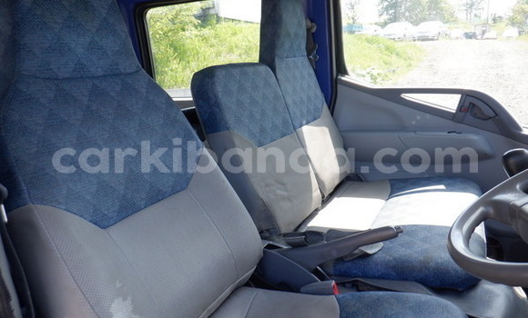 Acheter Occasion Utilitaire Mitsubishi Van Bleu à Kampala, Ouganda Acheter Occasion Utilitaire Mitsubishi Van Bleu à Kampala, Ouganda