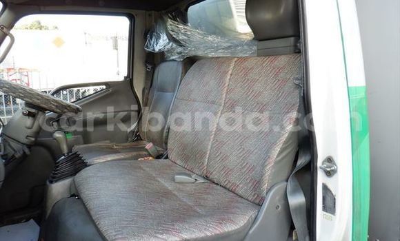 Gura Yakoze Mitsubishi Van Green Ikamyo i Kampala mu Uganda