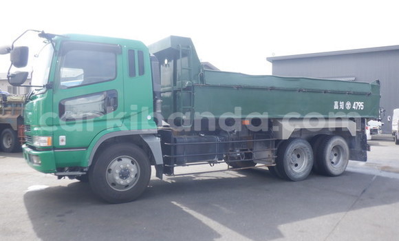 Nunua Ilio tumika Mitsubishi Van Kijani Lori ndani ya Kampala nchini Uganda