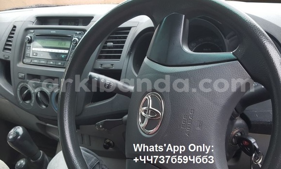 Buy Used Toyota Hilux Silver Car in Kampala in Uganda Buy Used Toyota Hilux Silver Car in Kampala in Uganda
