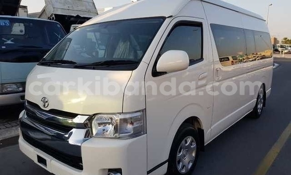 Acheter Occasion Voiture Toyota Hiace Blanc à Kampala, Ouganda