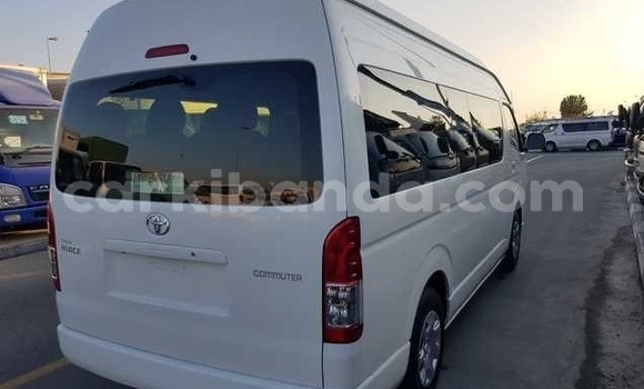 Acheter Occasion Voiture Toyota Hiace Blanc à Kampala, Ouganda Acheter Occasion Voiture Toyota Hiace Blanc à Kampala, Ouganda